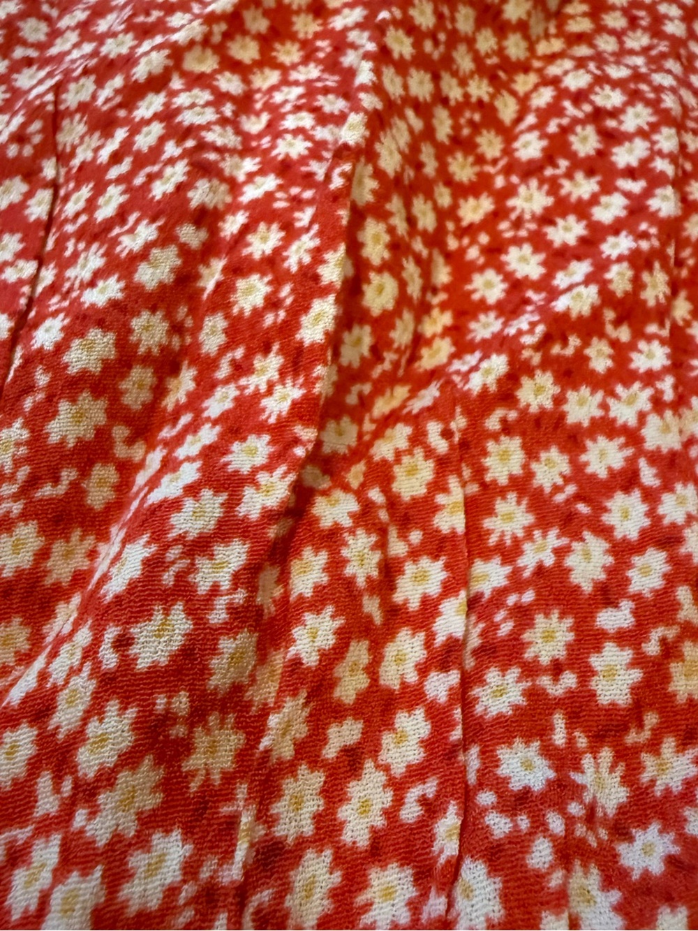 H&M Red And White Ditzy Floral Button-Front
Tie Detail Short Sleeve Mini Dress - Picture 4 of 6